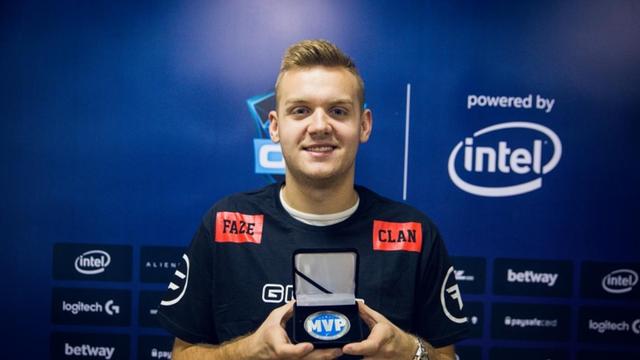 恭喜南京Hero久竞晋级2025KPL夏季赛常规赛第二轮A组！